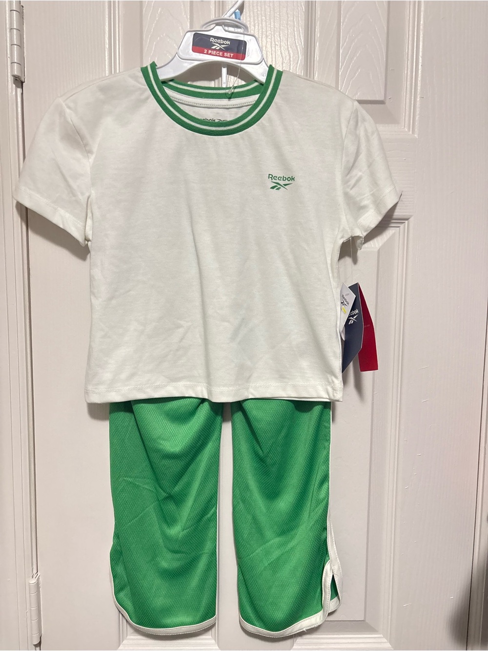 NWT Reebok Kids 2‑Piece Green and White Athletic Jersey Pant Set /Size: 5
